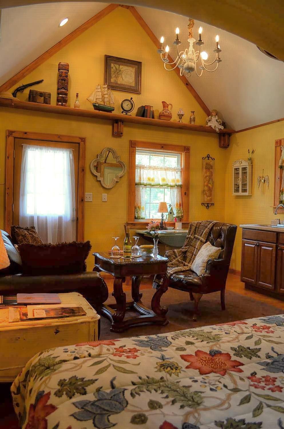 Rarumpelpunzeldornaschenwittchen Fredericksburg Room photo
