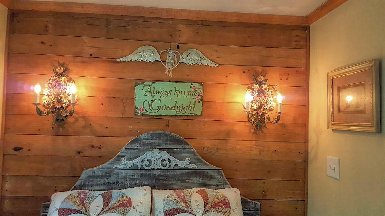 Rarumpelpunzeldornaschenwittchen Fredericksburg Room photo