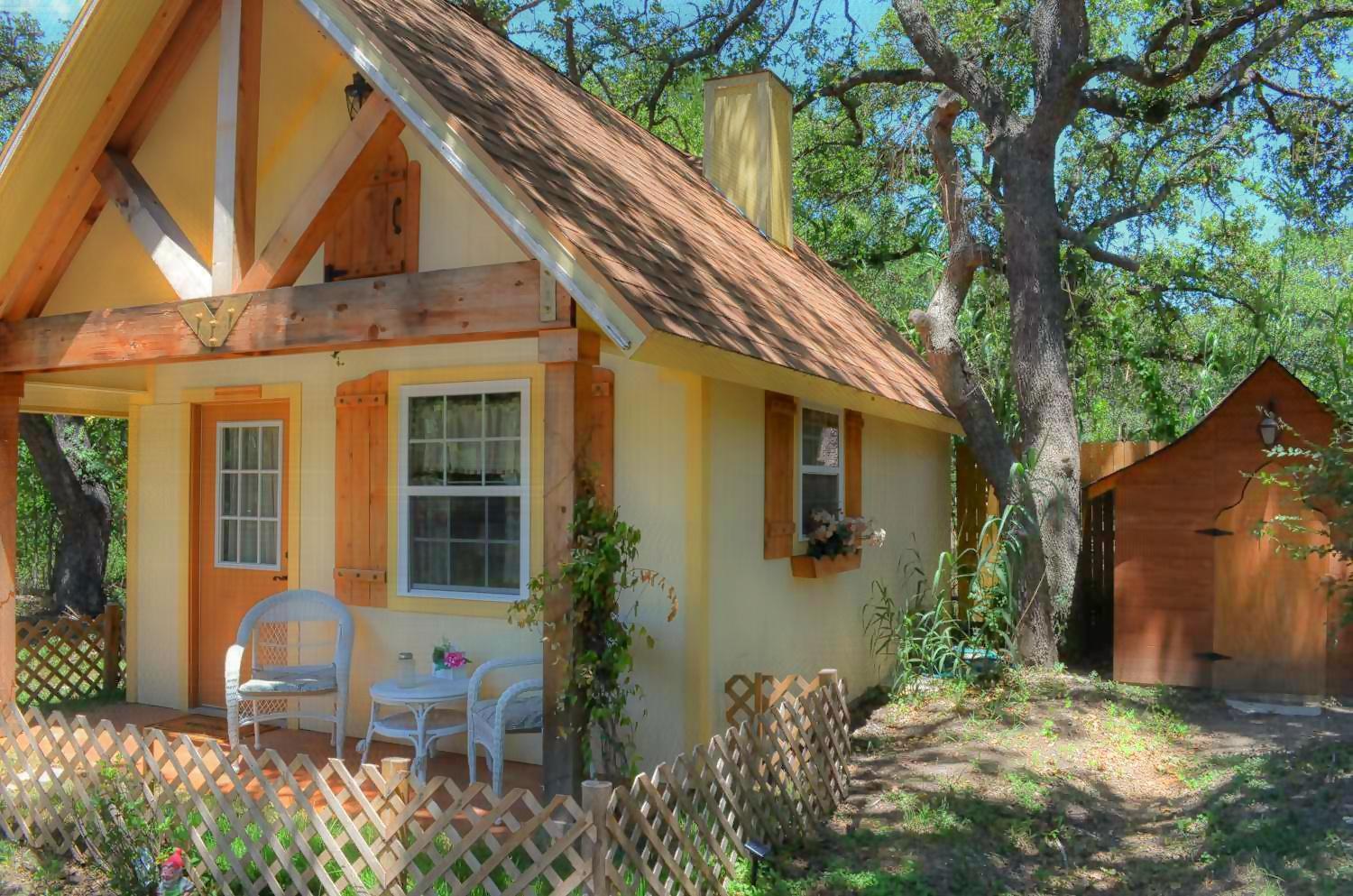 Rarumpelpunzeldornaschenwittchen Fredericksburg Room photo